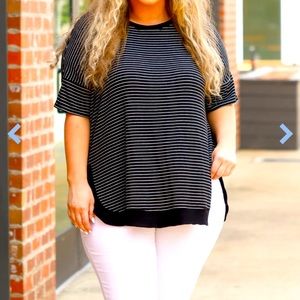 Chic Soul Top…. NWT….2X. Black and White